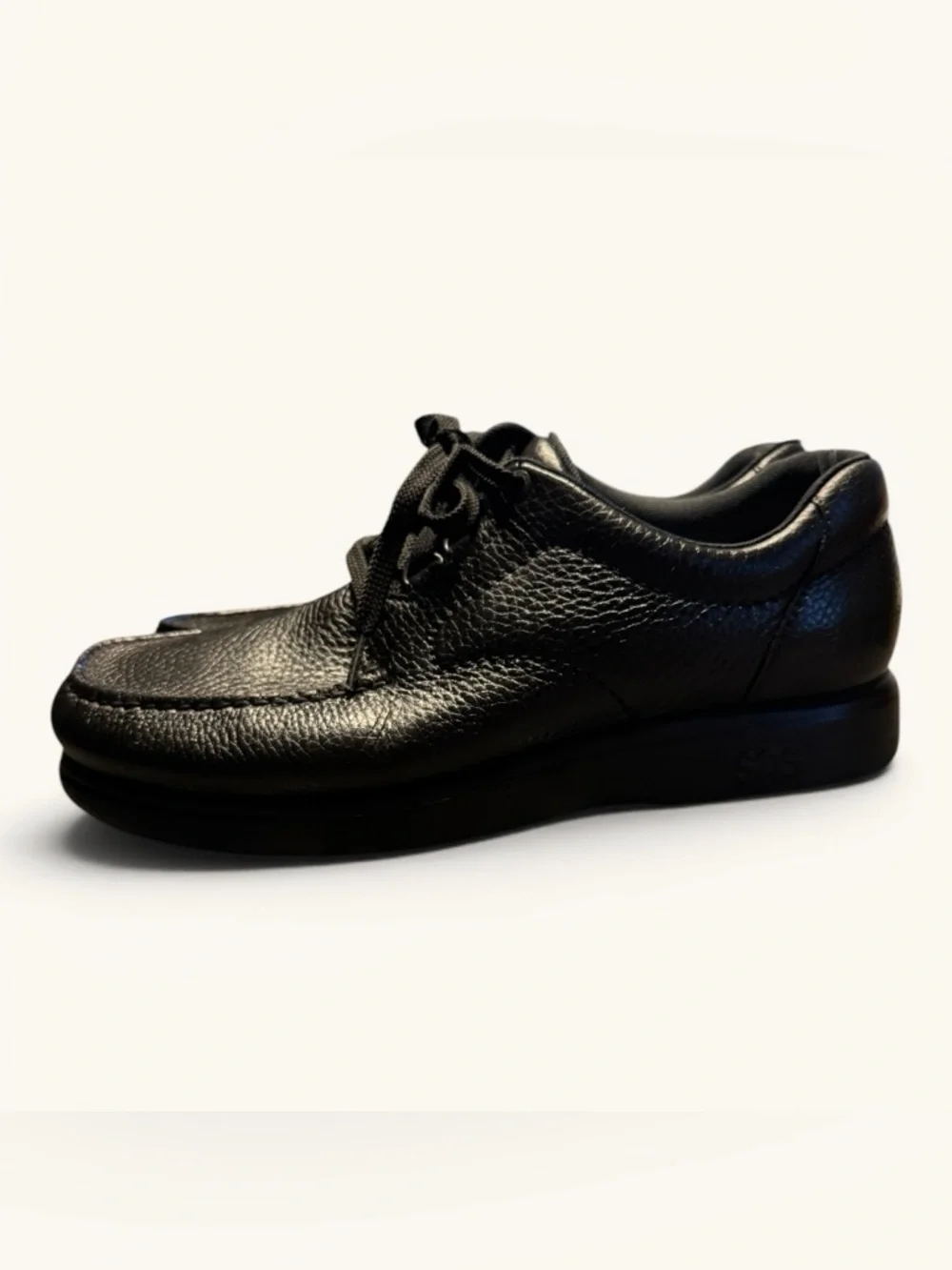 SAS focused shoes lace